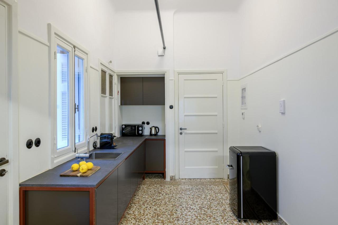 Your 4 Bdrm Dream House Acropolis View & Jacuzzi Атина Екстериор снимка
