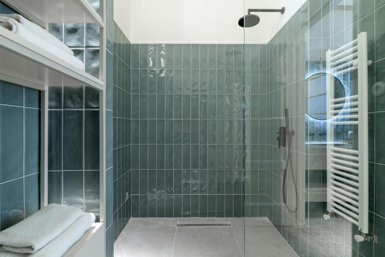 Your 4 Bdrm Dream House Acropolis View & Jacuzzi Атина Екстериор снимка