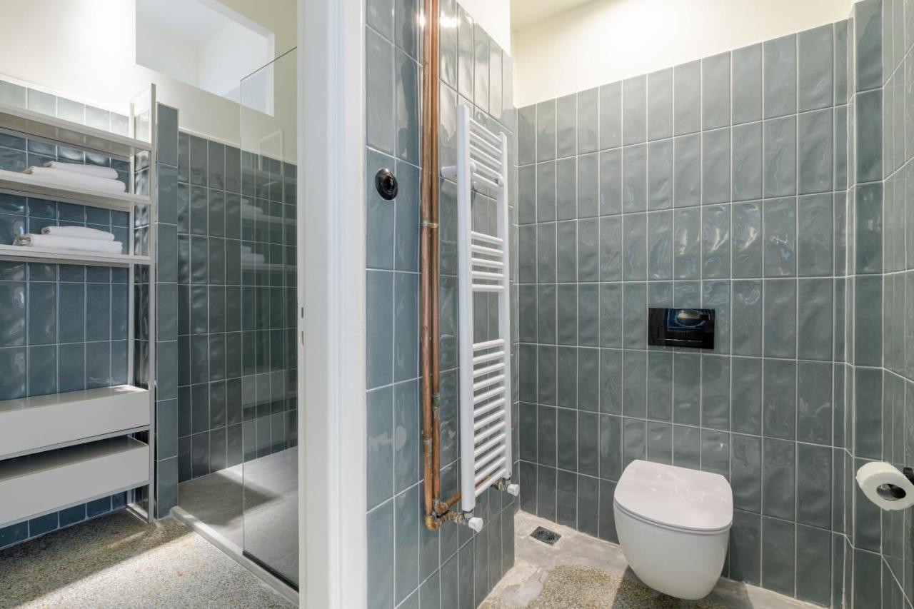 Your 4 Bdrm Dream House Acropolis View & Jacuzzi Атина Екстериор снимка